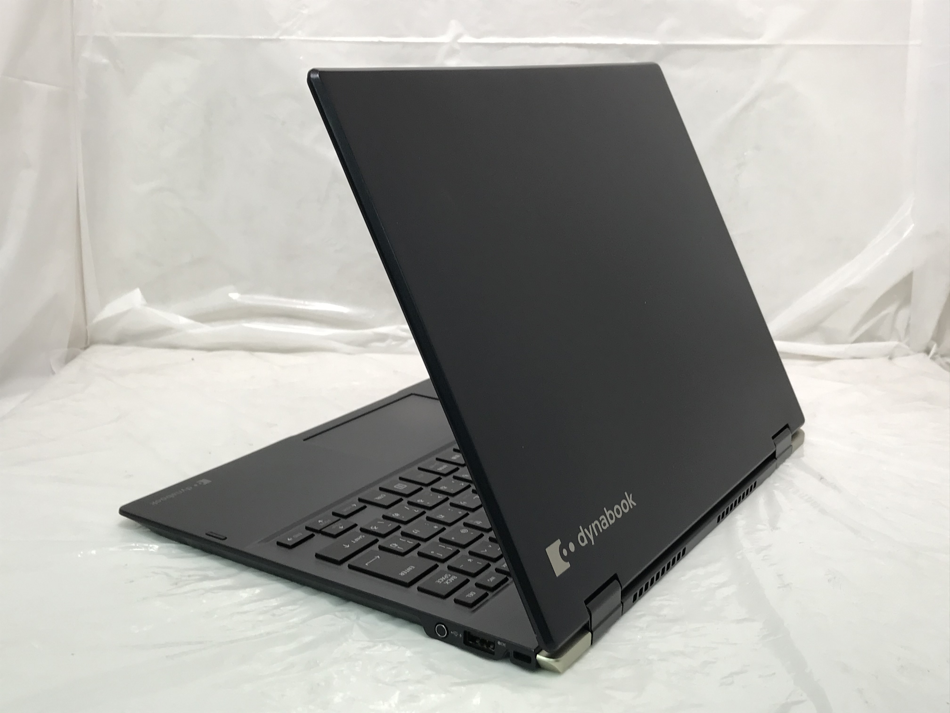中古ノートパソコン TOSHIBA dynabook V72/FLB Core-i5 8250U 1.6GHz
