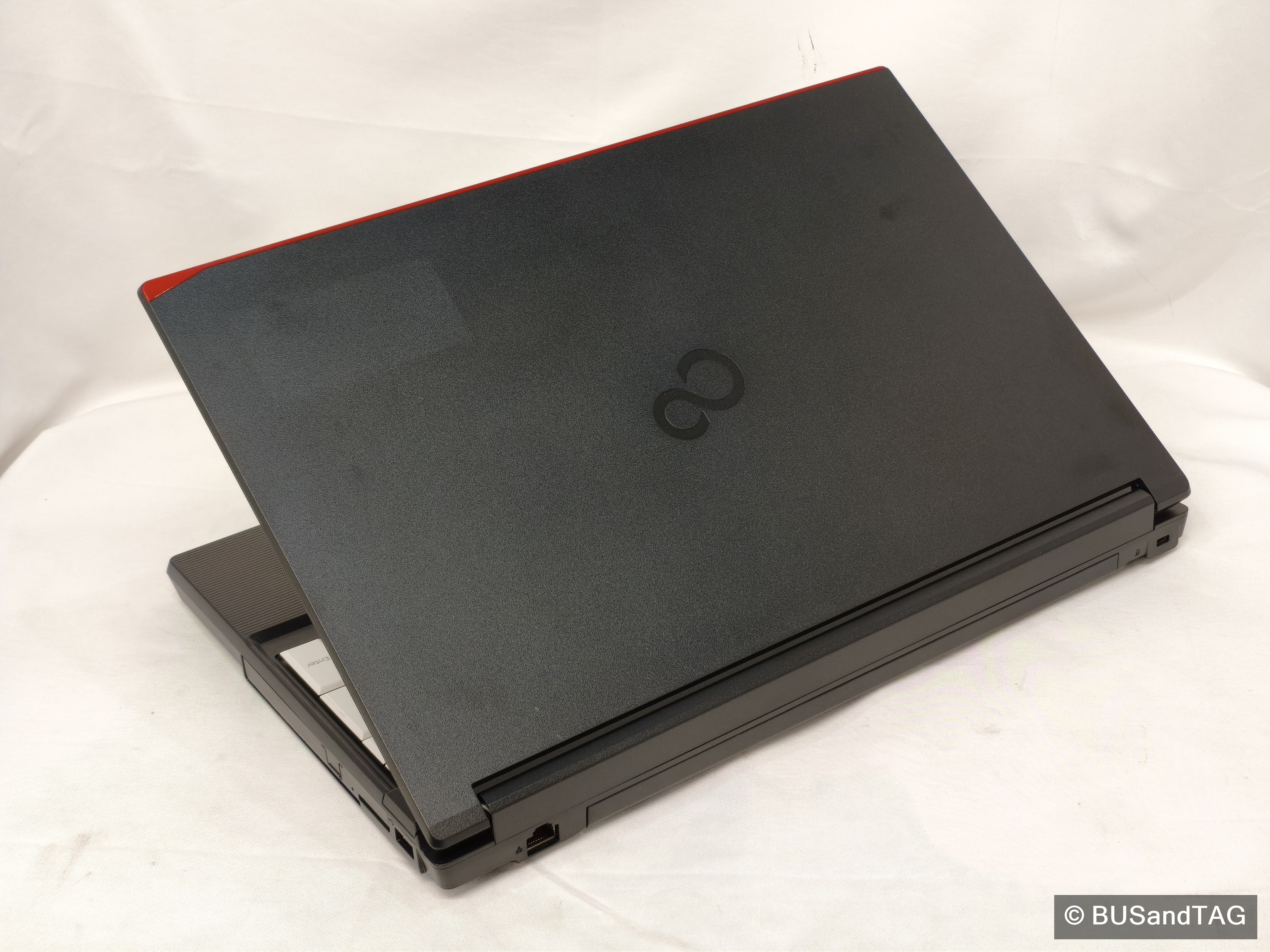 中古ノートパソコン FUJITSU LIFEBOOK A5512/KX Core-i5 1235U 1.3GHz