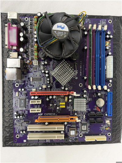 LGA775対応マザーボード(ECS 915P-A Rev1.1) の拡大写真はこちらをクリック LGA775対応マザーボード(ECS 915P-A Rev1.1) の拡大写真はこちらをクリック